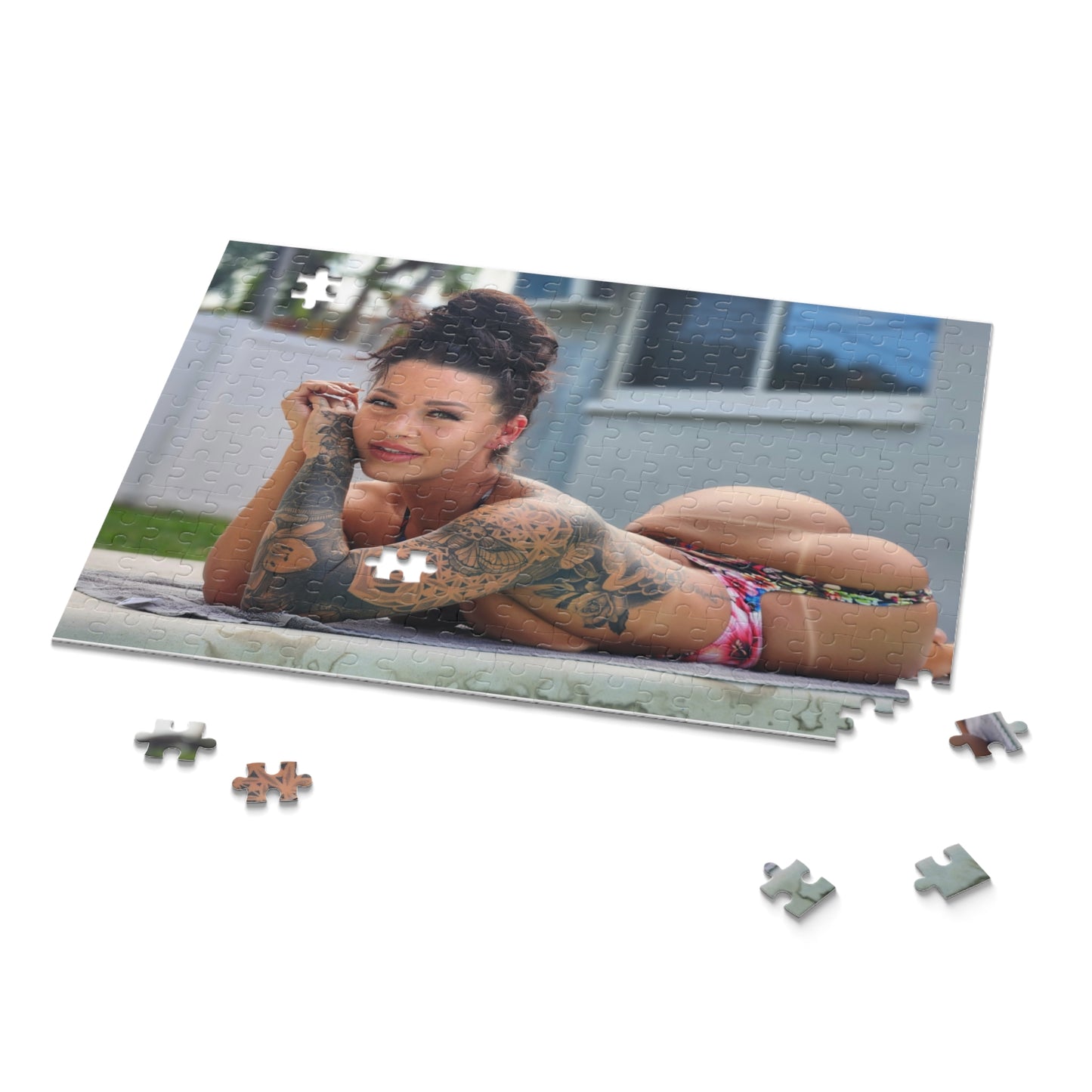 Poolside Evelin Puzzle (120, 252, 500-Piece)